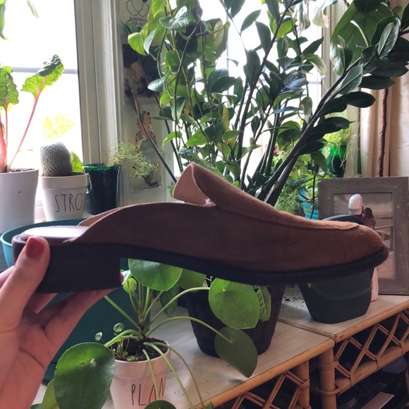 Neiman Marcus camel suede slides. Great for work! - Picture 4 of 5